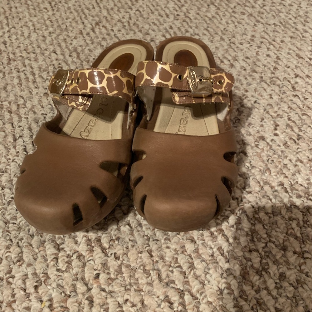 Brown Dr Scholls brown, rubber clog